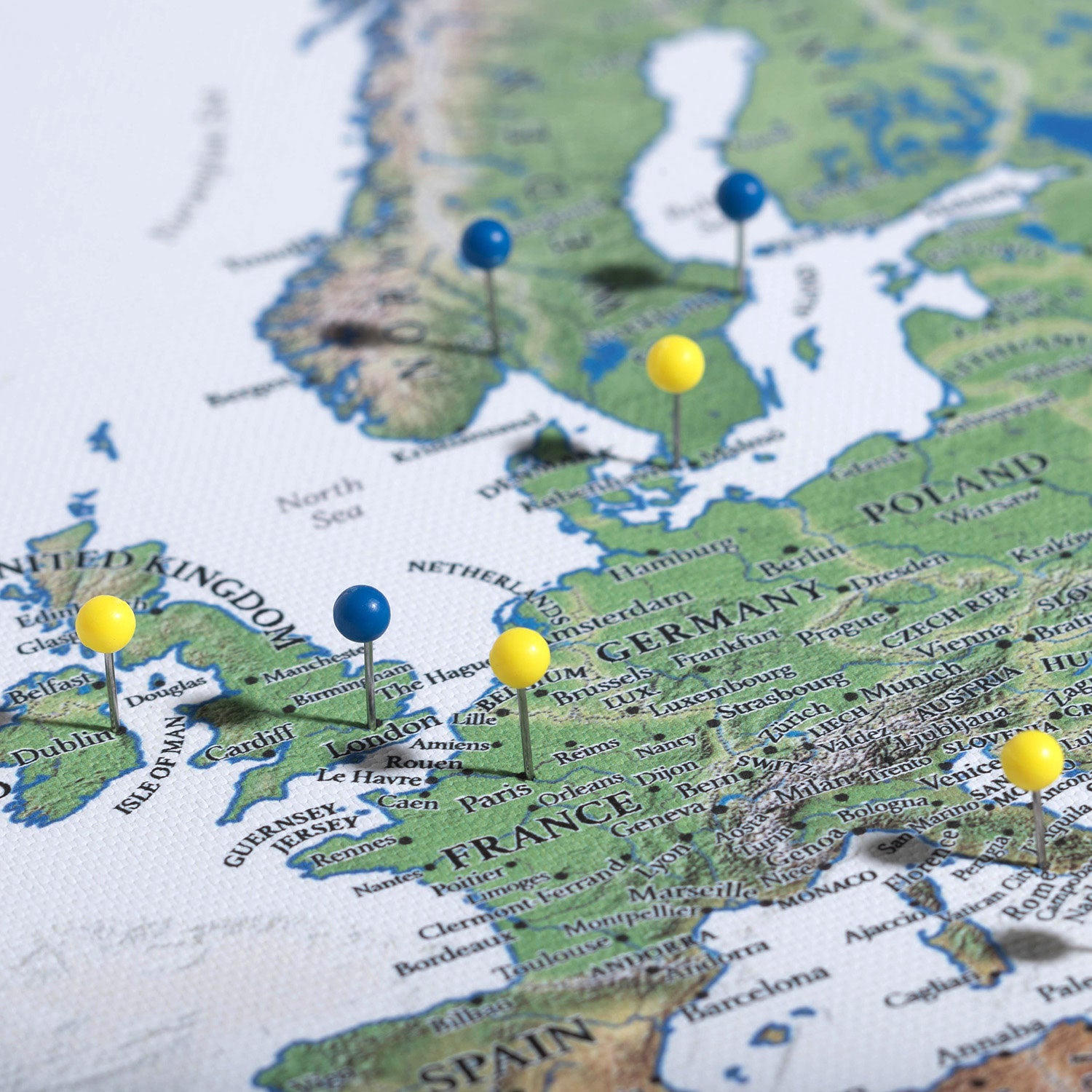 The Adventurer World Push Pin Travel Map