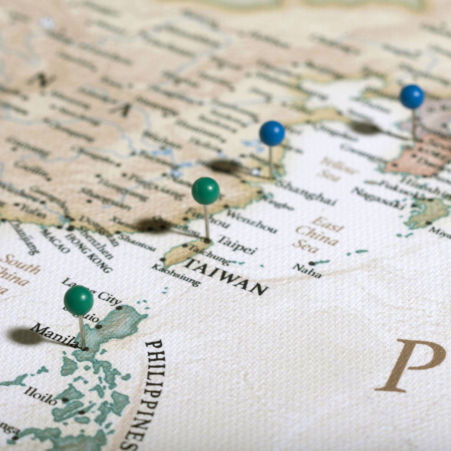 The Trailblazer World Push Pin Travel Map